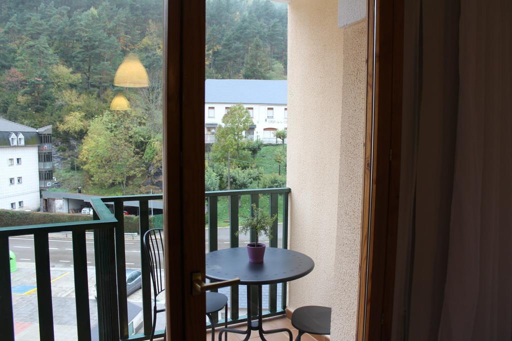 Vivienda Turistica Pirineos XXI Apartment Canfranc Room photo